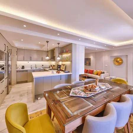 Villa Scenic Hillside With Pool Terrace *