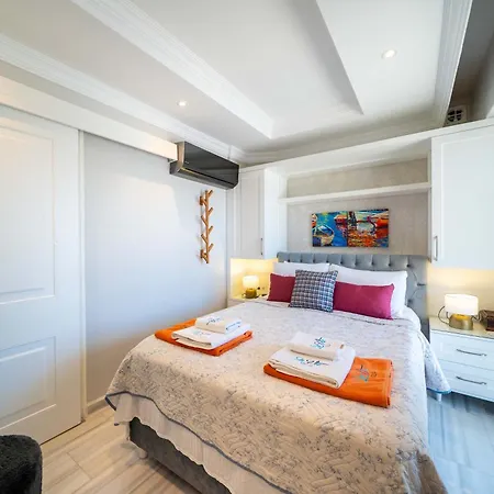 Scenic Hillside With Pool Terrace Villa