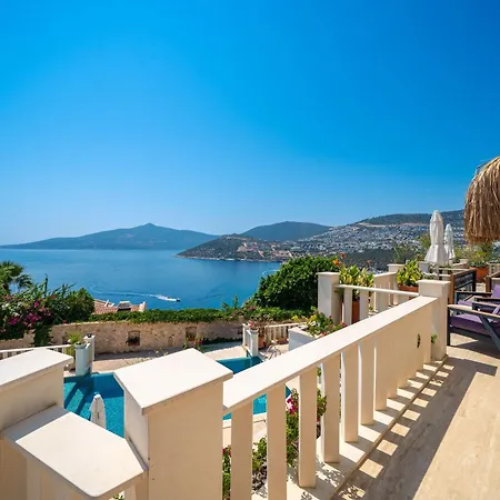 Scenic Hillside With Pool Terrace Villa