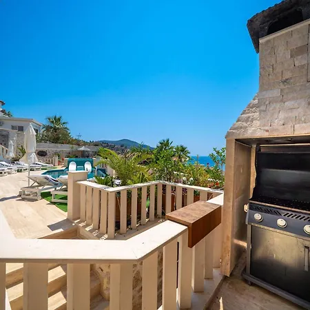 Scenic Hillside With Pool Terrace *