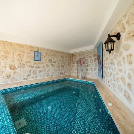 Villa Scenic Hillside With Pool Terrace *