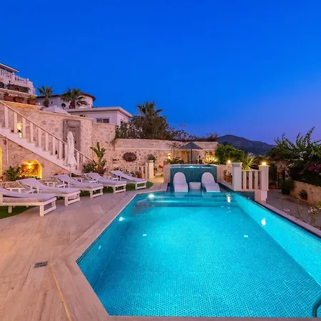 Villa Scenic Hillside With Pool Terrace *
