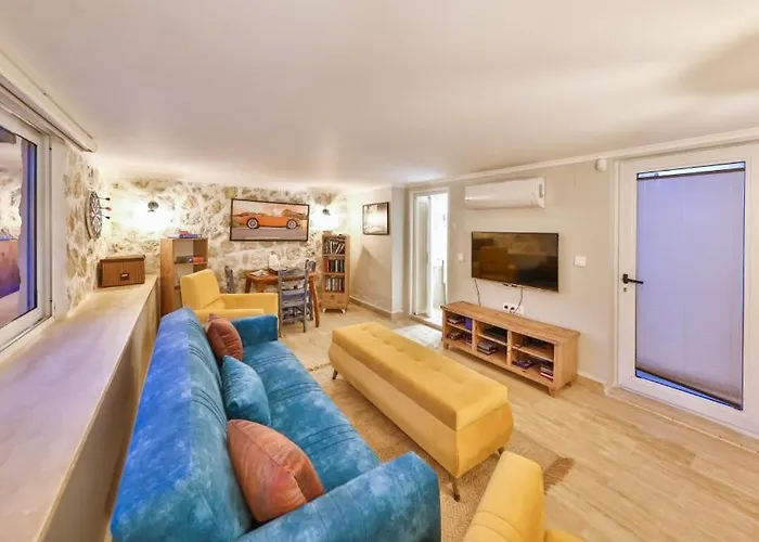 Villa Scenic Hillside With Pool Terrace Kalkan