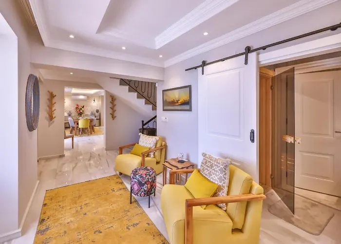 Scenic Hillside With Pool Terrace Villa *