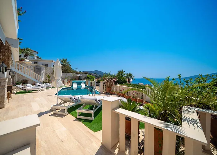 Villa Scenic Hillside With Pool Terrace