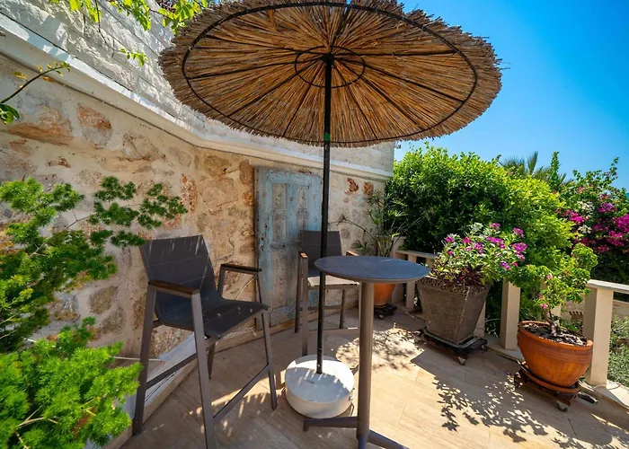 Scenic Hillside With Pool Terrace Kalkan