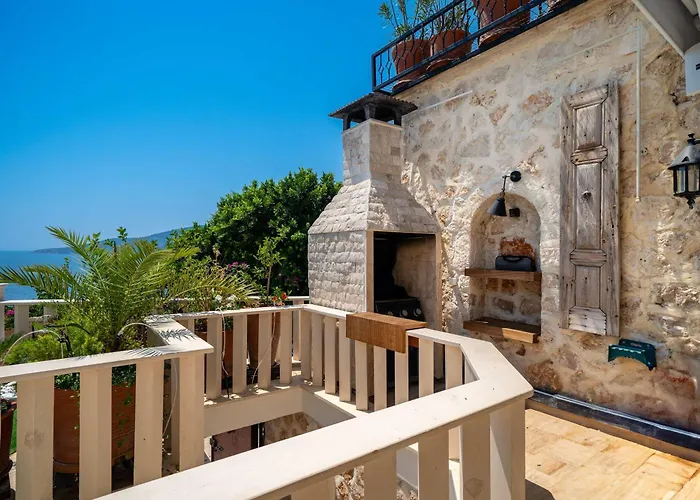 Villa Scenic Hillside With Pool Terrace