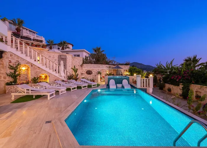 Villa Scenic Hillside With Pool Terrace *