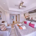 Scenic Hillside With Pool Terrace Kalkan