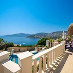 Scenic Hillside With Pool Terrace Villa