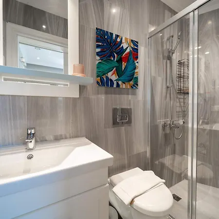 Scenic Hillside With Pool Terrace Villa *