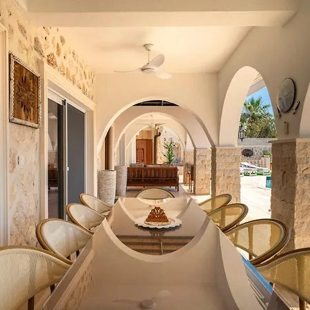 Scenic Hillside With Pool Terrace Kalkan