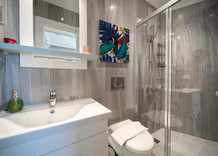 Scenic Hillside With Pool Terrace Villa *