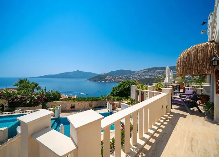 Scenic Hillside With Pool Terrace Villa