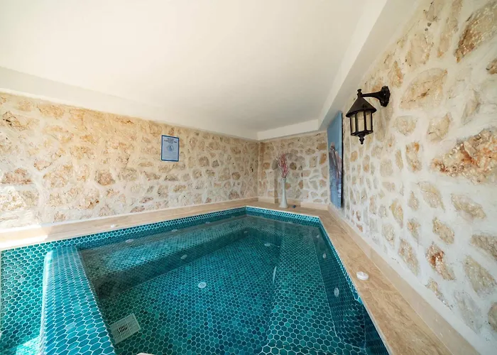 Villa Scenic Hillside With Pool Terrace *