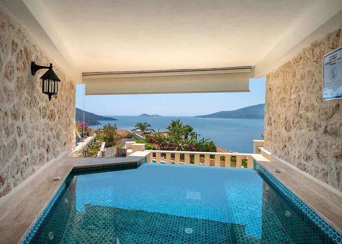 Villa Scenic Hillside With Pool Terrace