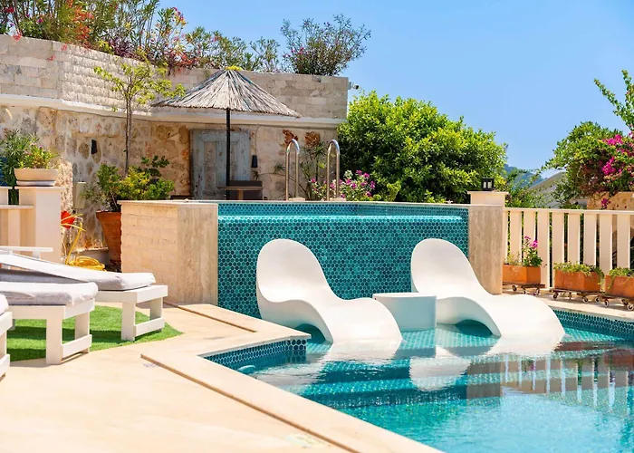 Villa Scenic Hillside With Pool Terrace *