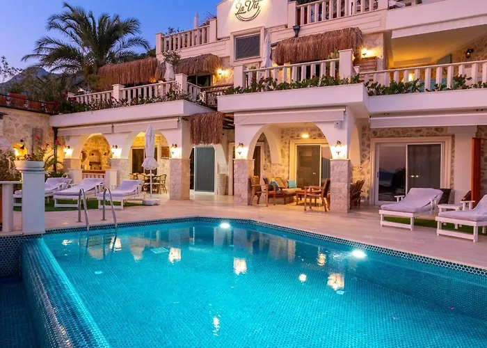 Scenic Hillside With Pool Terrace Villa *