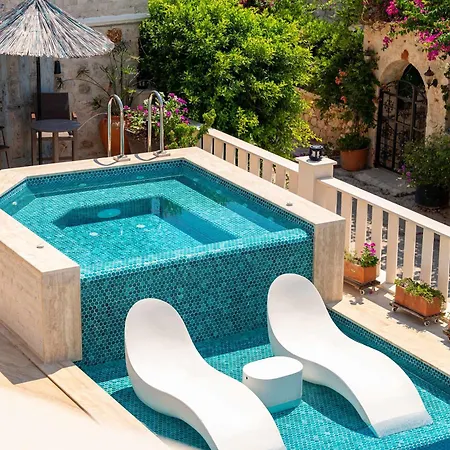 Scenic Hillside With Pool Terrace * קלקן