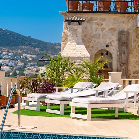 Scenic Hillside With Pool Terrace וילה קלקן