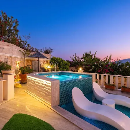 Scenic Hillside With Pool Terrace וילה *